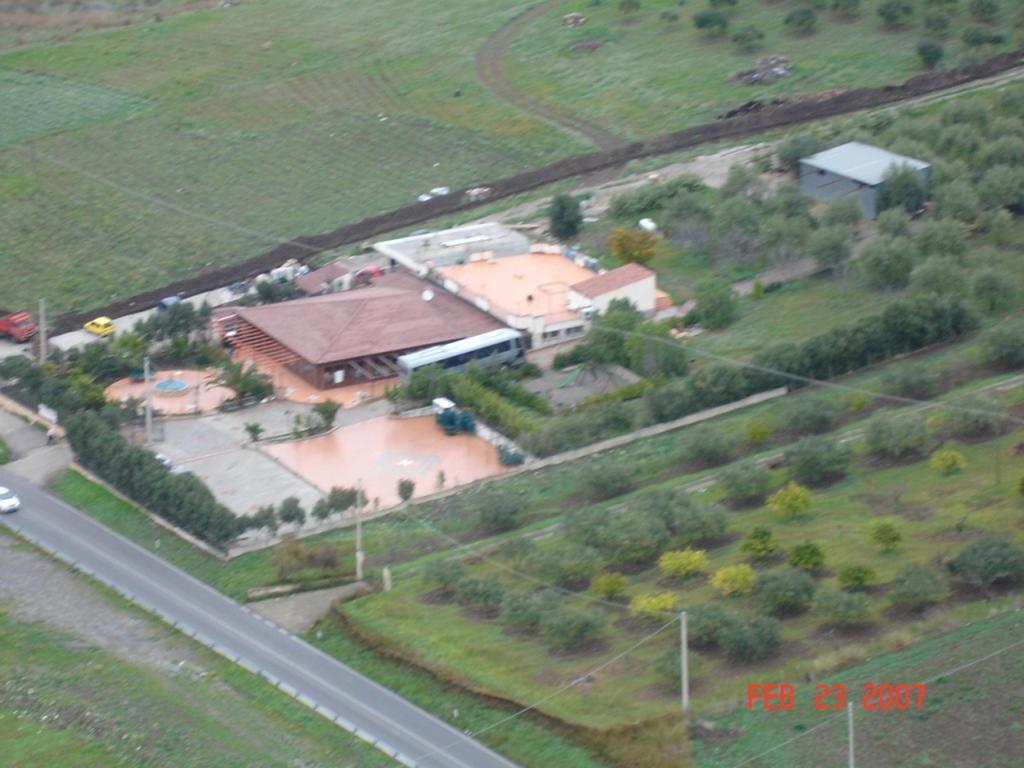 Agriturismo La Targa Buonfornello Exterior foto