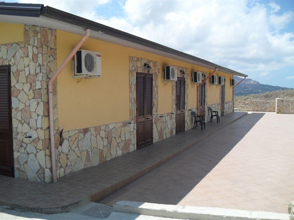 Agriturismo La Targa Buonfornello Exterior foto